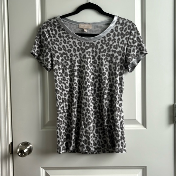 Banana Republic Tops - Banana Republic animal print tee